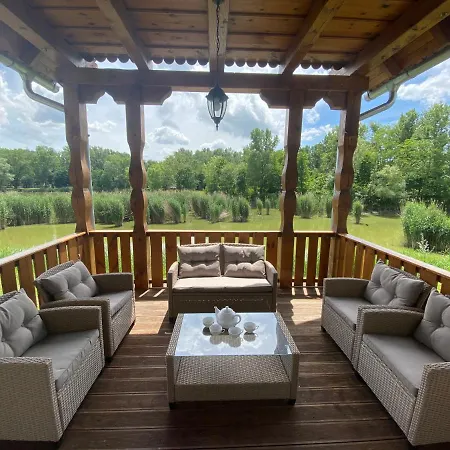 ゲストハウス Csodaszarvas Panzio Es Tajpark Rábahidvég