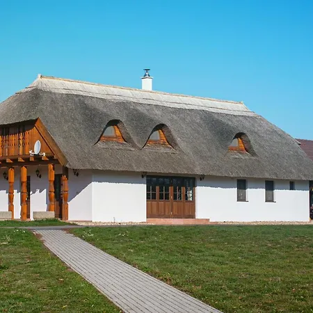 Csodaszarvas Panzio Es Tajpark ゲストハウス Rábahidvég