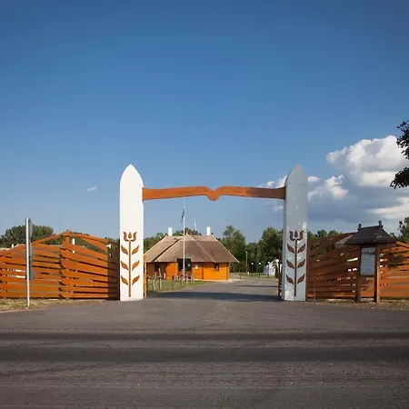 Csodaszarvas Panzio Es Tajpark ゲストハウス 3*