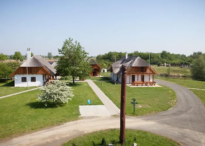 Csodaszarvas Panzio Es Tajpark